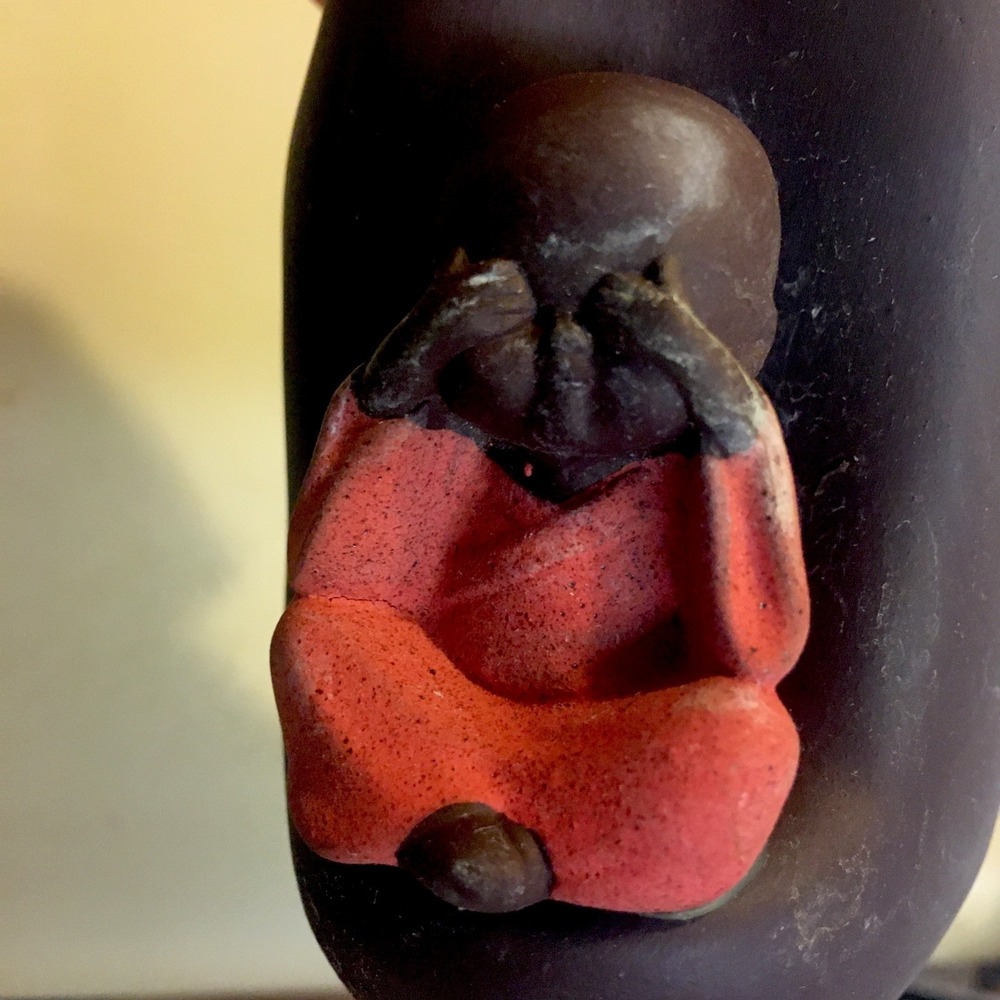 See No‎ Evil Little Buddhist Monk in Statue on Vase Figurine - Picture 10 of 12